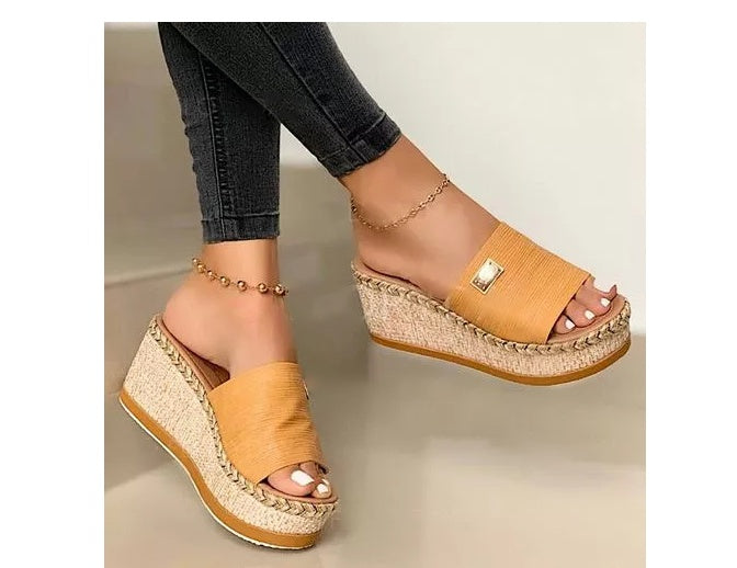 LUMINA Platform Sandals