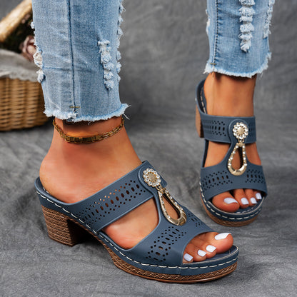 CHIC AND COMFORTABLE ORTHOPEDIC SANDALS
